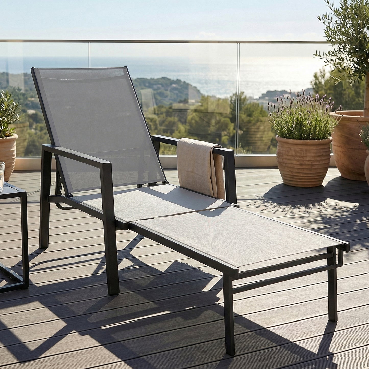 Sun Lounger w/ Retracable Footrest, 5-Position Adjustable