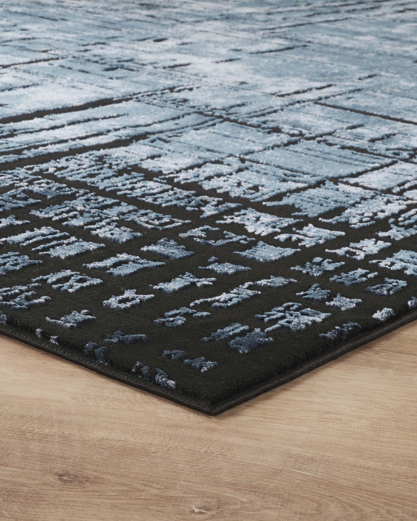 Belgravia Contemporary Rug With Velvet Feel Stylish Metallic Accents Nexus - 3 Colours Available