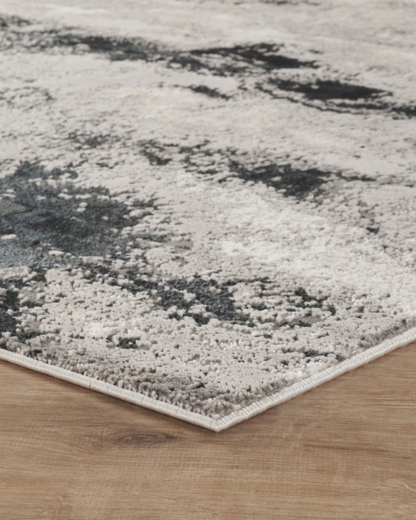 Elysium Abstract Rug With Velvet Feel Stylish Metallic Sheen Mist Design