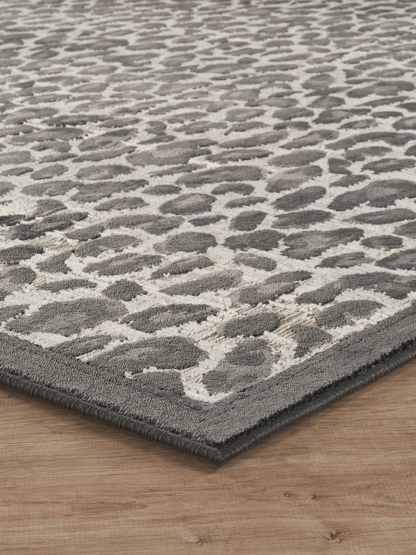 Mayfair Living Room Area Rug Metallic Sheen Contemporary Modern Leopard Design