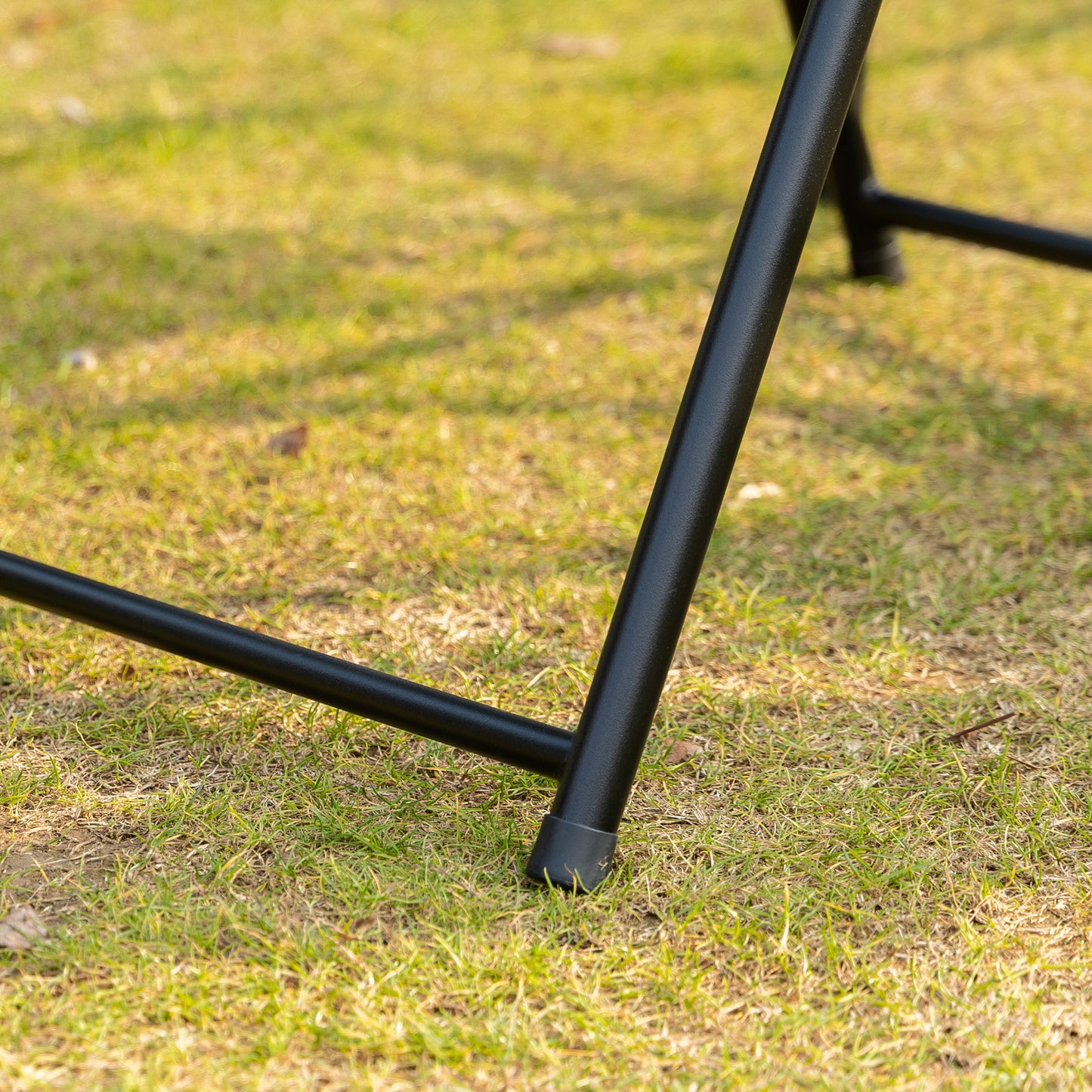 5 Piece Garden Dining Furniture Set w/ 4 Folding Chairs & Parasol Hole