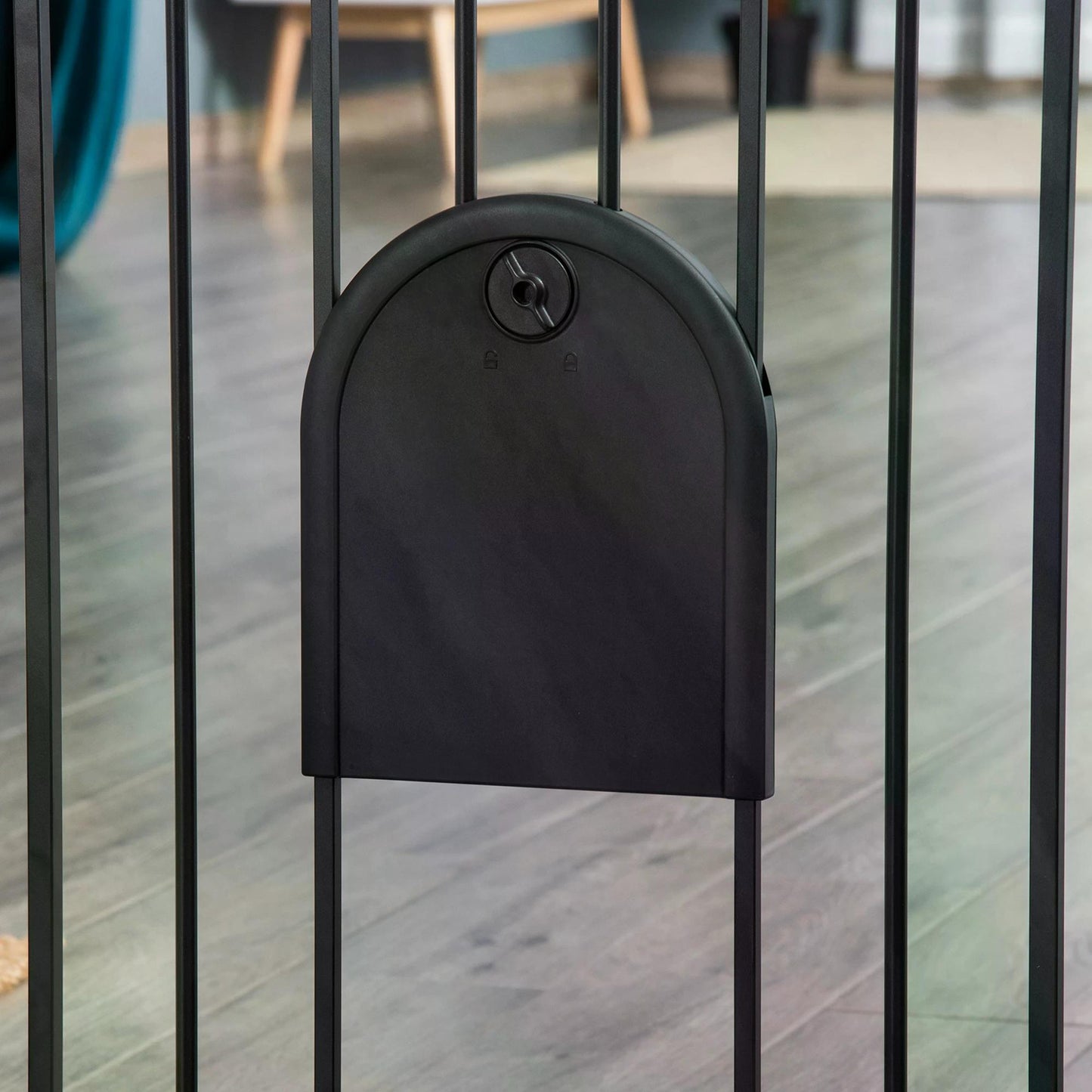 Dog Gate with Cat Flap Pet Safety Gate Barrier, Stair Pressure Fit, Auto Close, Double Locking, for Doorways, Hallways, 75-82 cm Black