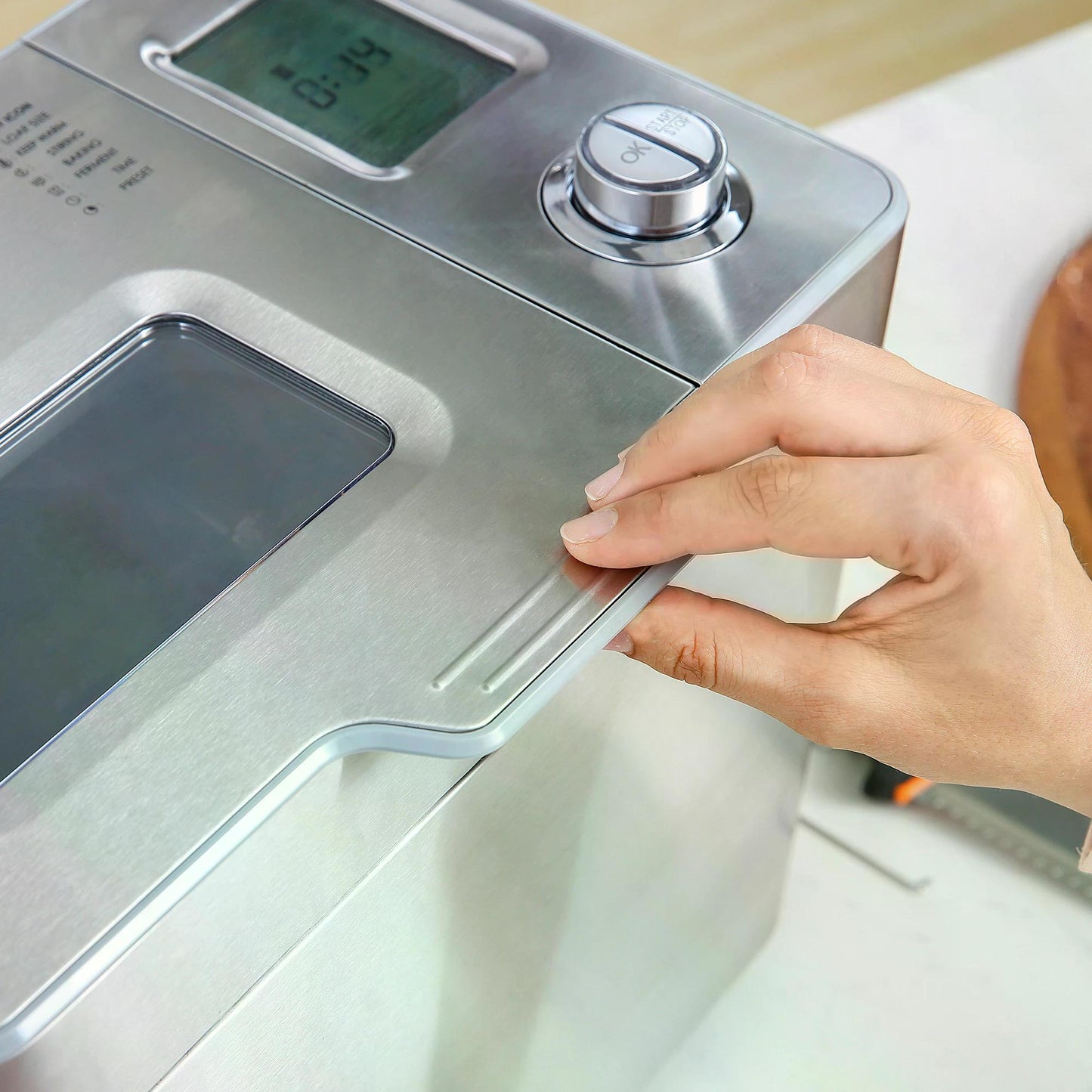 25 in 1 Bread Machine 0.9 KG Capacity Programmable Stainless Steel Dough Maker with Auto Fruit Nut Dispenser Nonstick Pan 3 Loaf Sizes, 550W