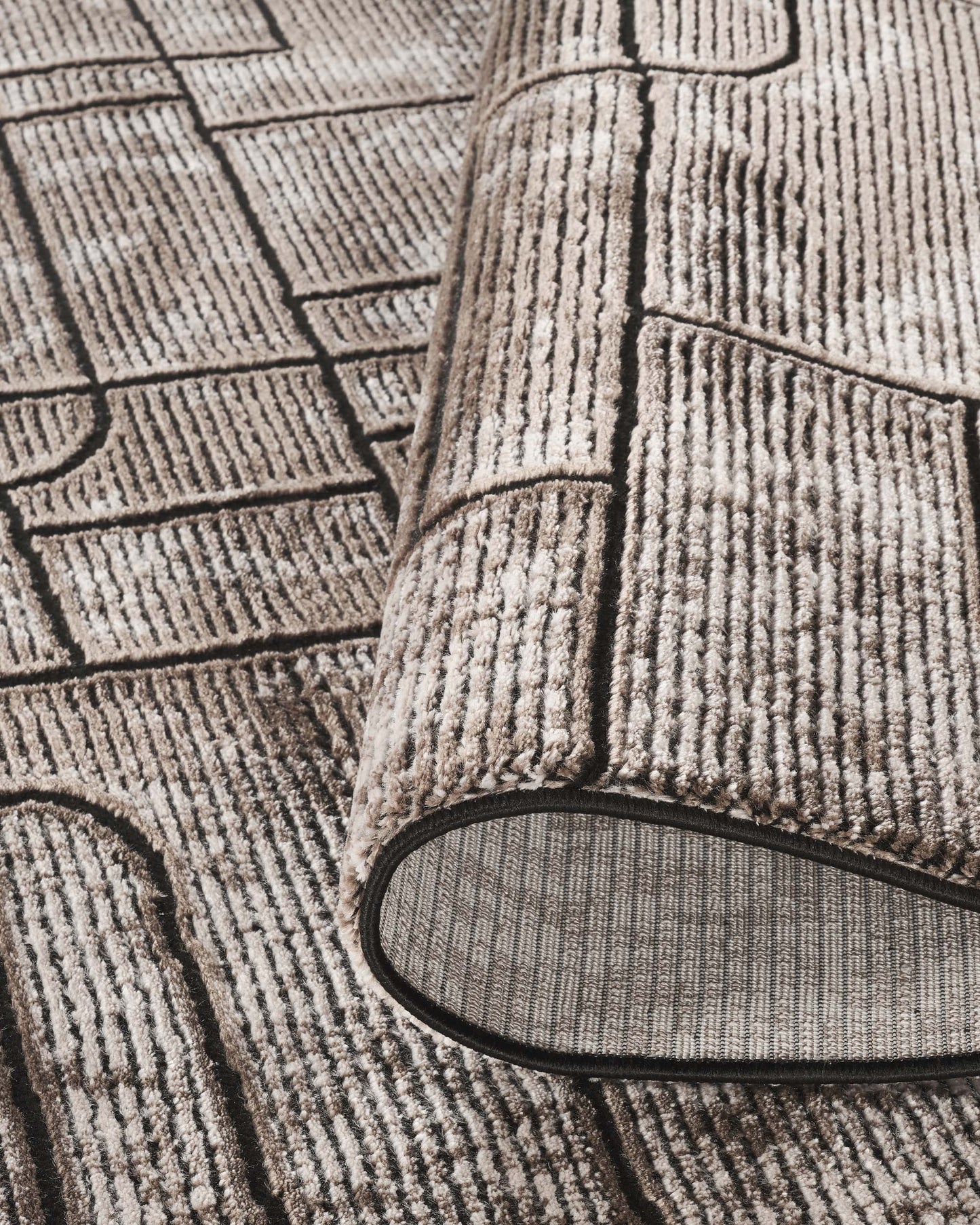 Belgravia Contemporary Rug With Velvet Feel Stylish Metallic Accents Cobble - 3 Colours Available