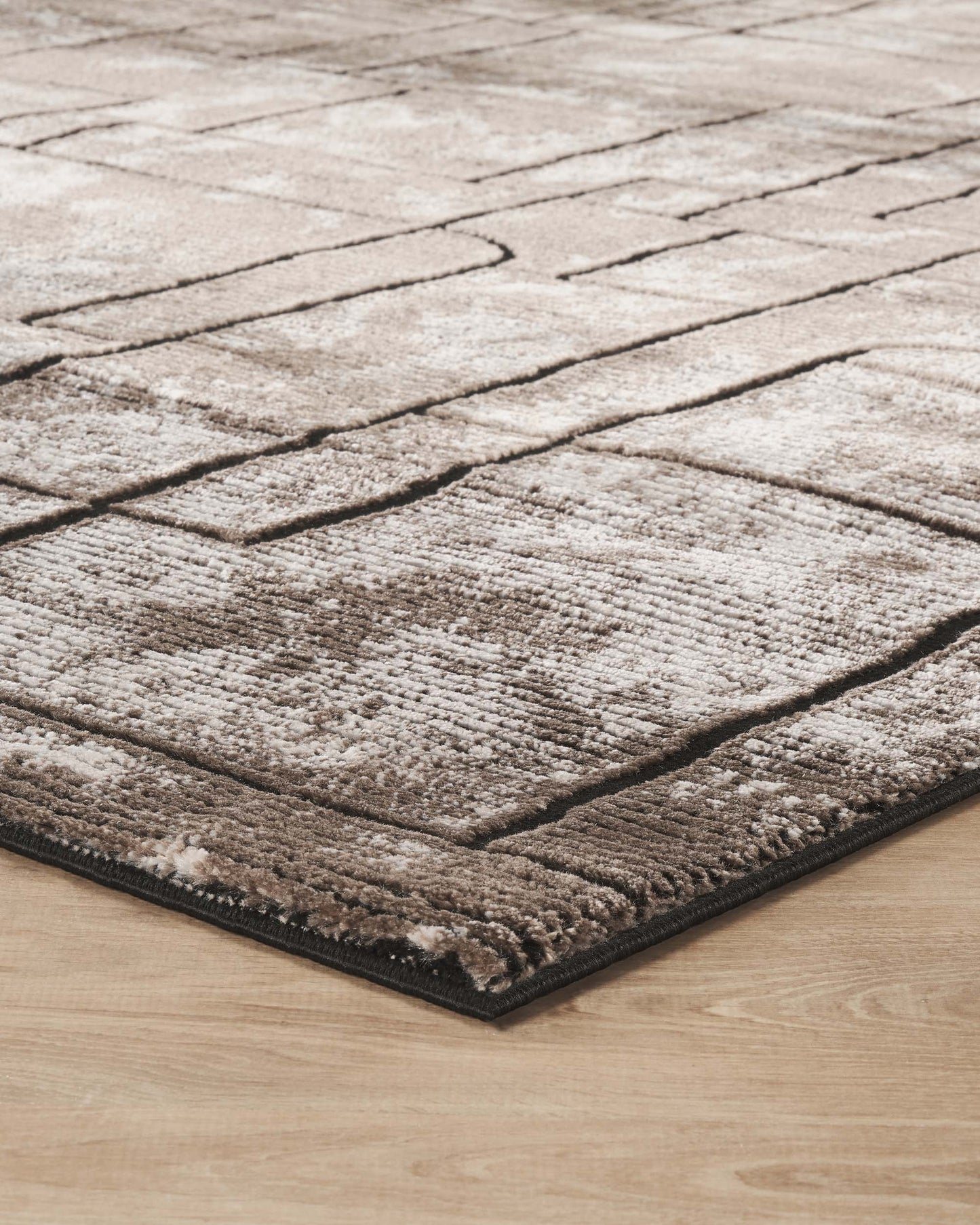 Belgravia Contemporary Rug With Velvet Feel Stylish Metallic Accents Cobble - 3 Colours Available