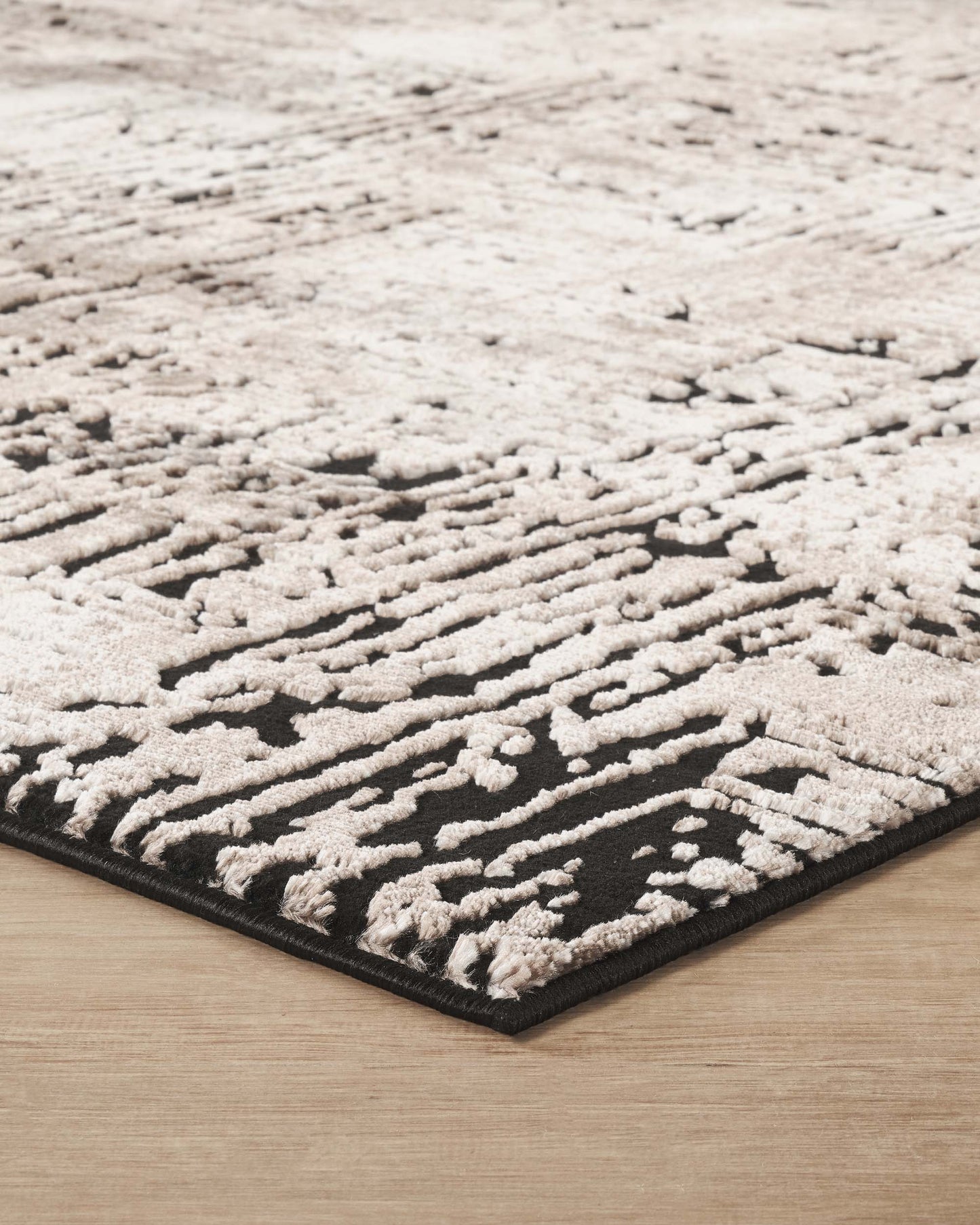 Belgravia Contemporary Rug With Velvet Feel Stylish Metallic Accents Illusion - 3 Colours Available