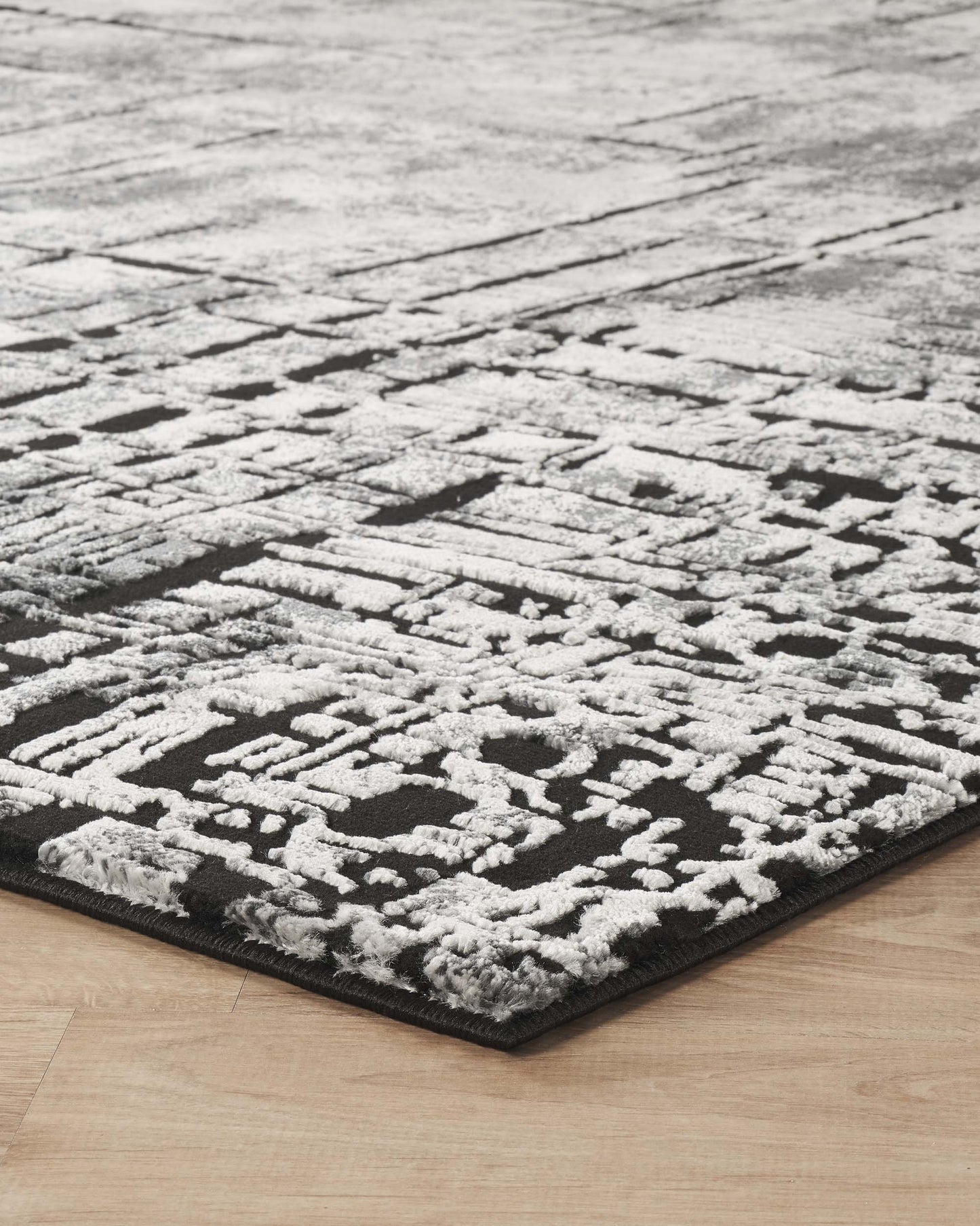 Belgravia Contemporary Rug With Velvet Feel Stylish Metallic Accents Nexus - 3 Colours Available