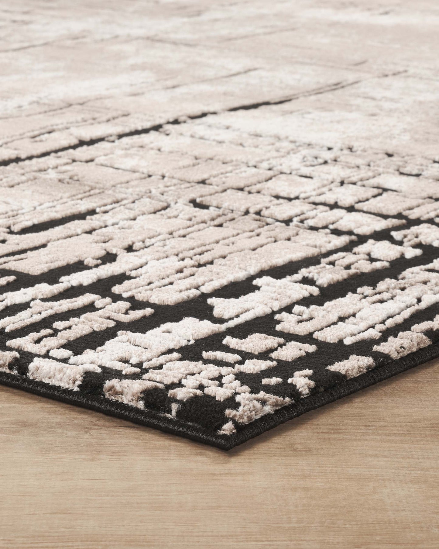Belgravia Contemporary Rug With Velvet Feel Stylish Metallic Accents Nexus - 3 Colours Available