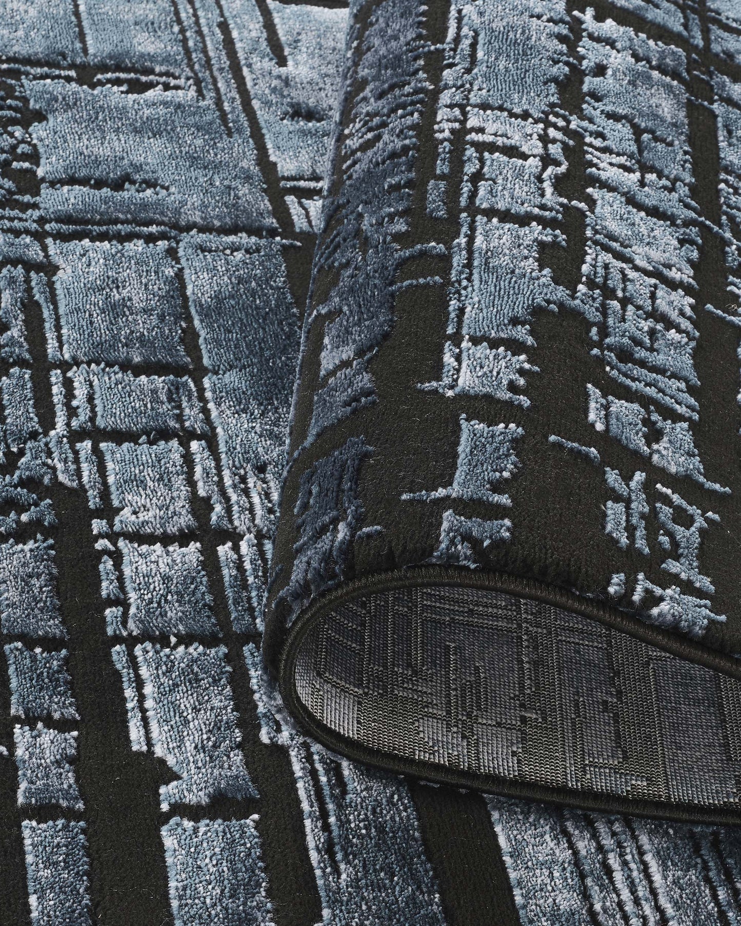 Belgravia Contemporary Rug With Velvet Feel Stylish Metallic Accents Nexus - 3 Colours Available