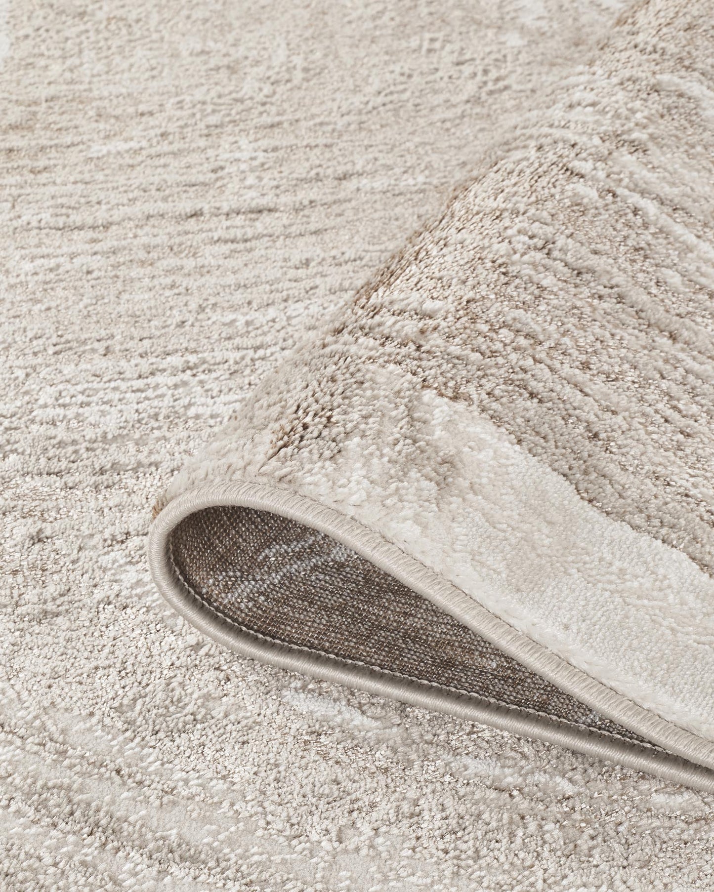 Elysium Abstract Rug With Velvet Feel Stylish Metallic Sheen Expression Design