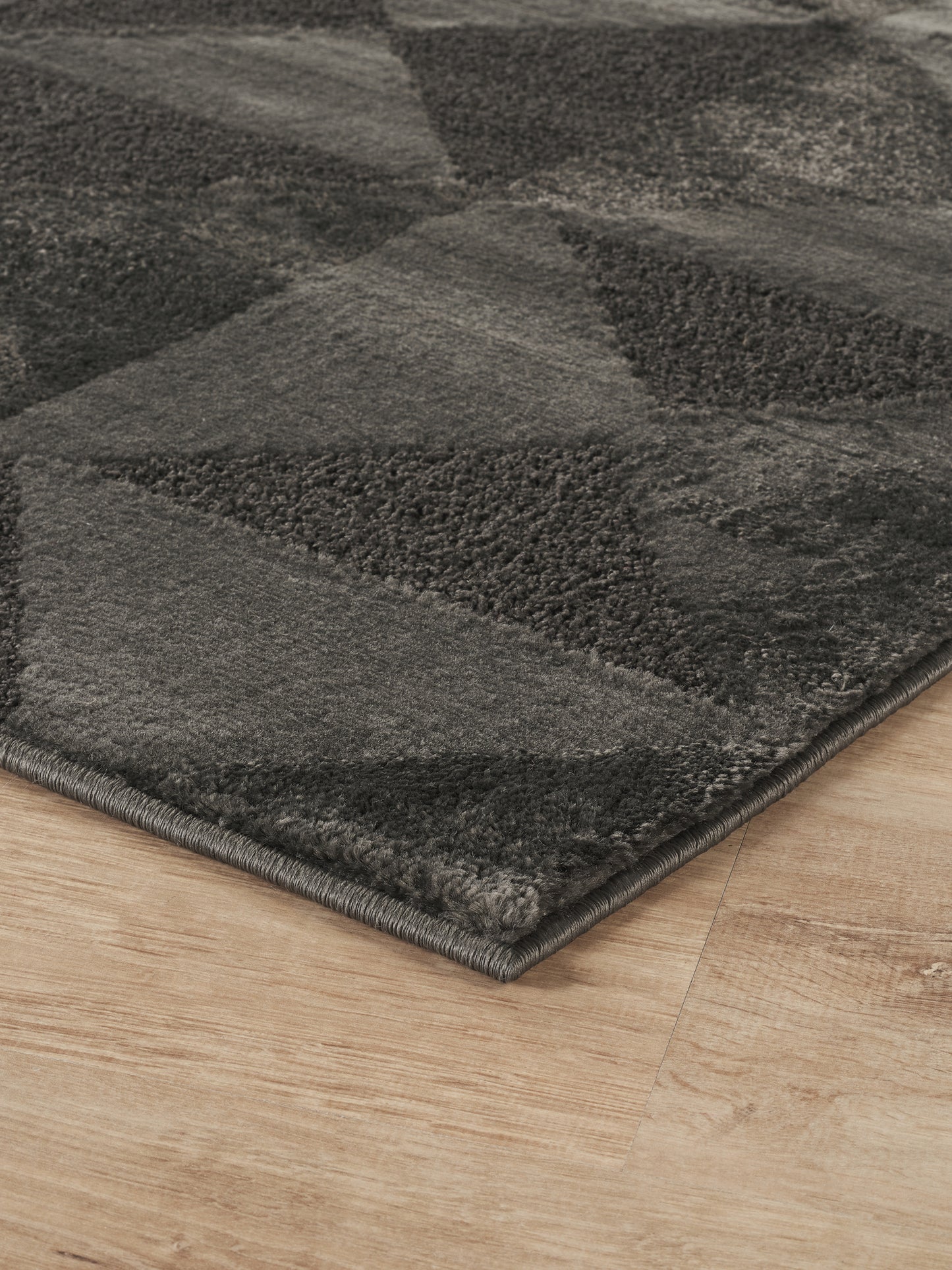 Hamilton Modern Metallic Sheen Area Rug - Mosaic Geometric Triangle Design - 3 Colours Available