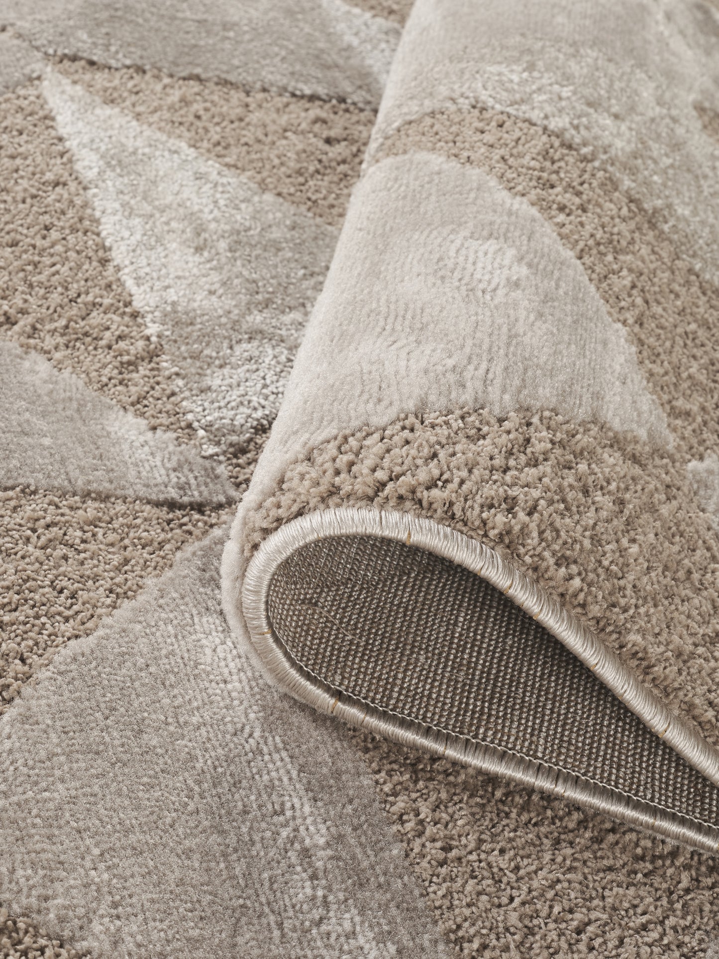Hamilton Modern Metallic Sheen Area Rug - Mosaic Geometric Triangle Design - 3 Colours Available