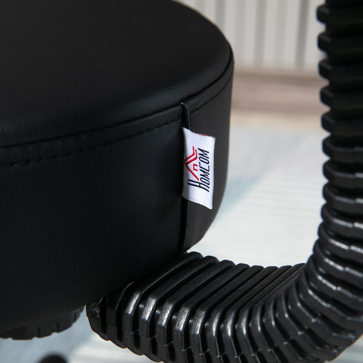 Swivel Salon Chair w/ Padded Seat Back 5 Wheels Adjustable Height Salon Hairdressers Tattoo Spa Rolling Black