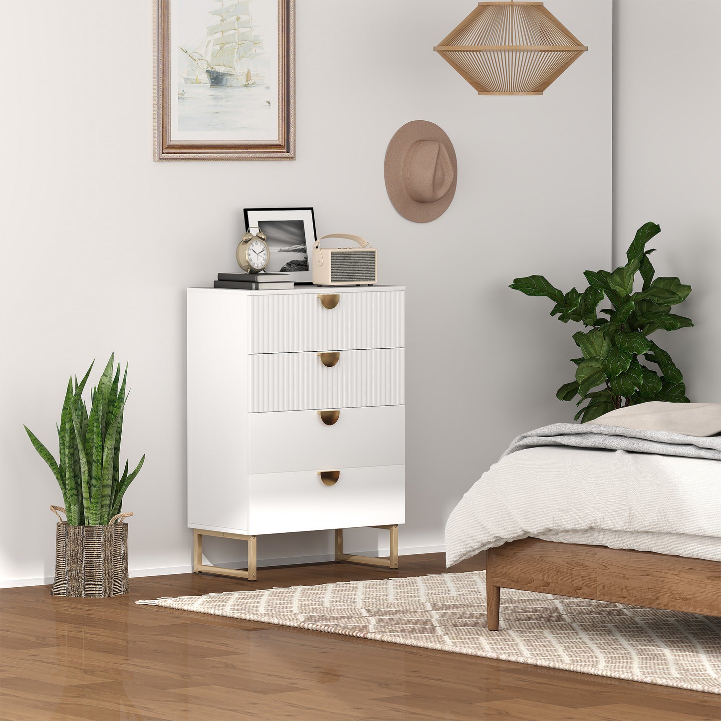 Chest of Drawers with 4 Drawers, Modern Dresser for Bedroom, White
