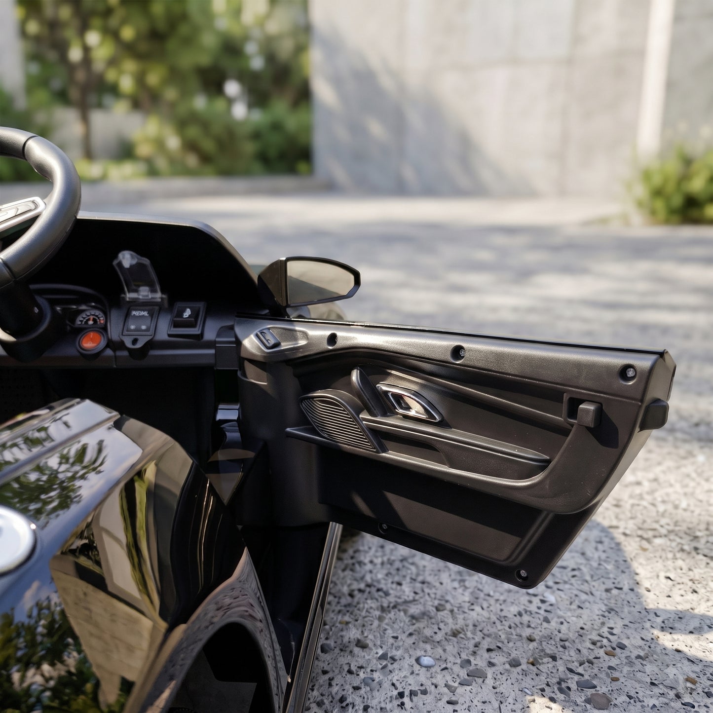 Licensed Audi R8 Spyder 12V Electric Car for Kids with Remote Black