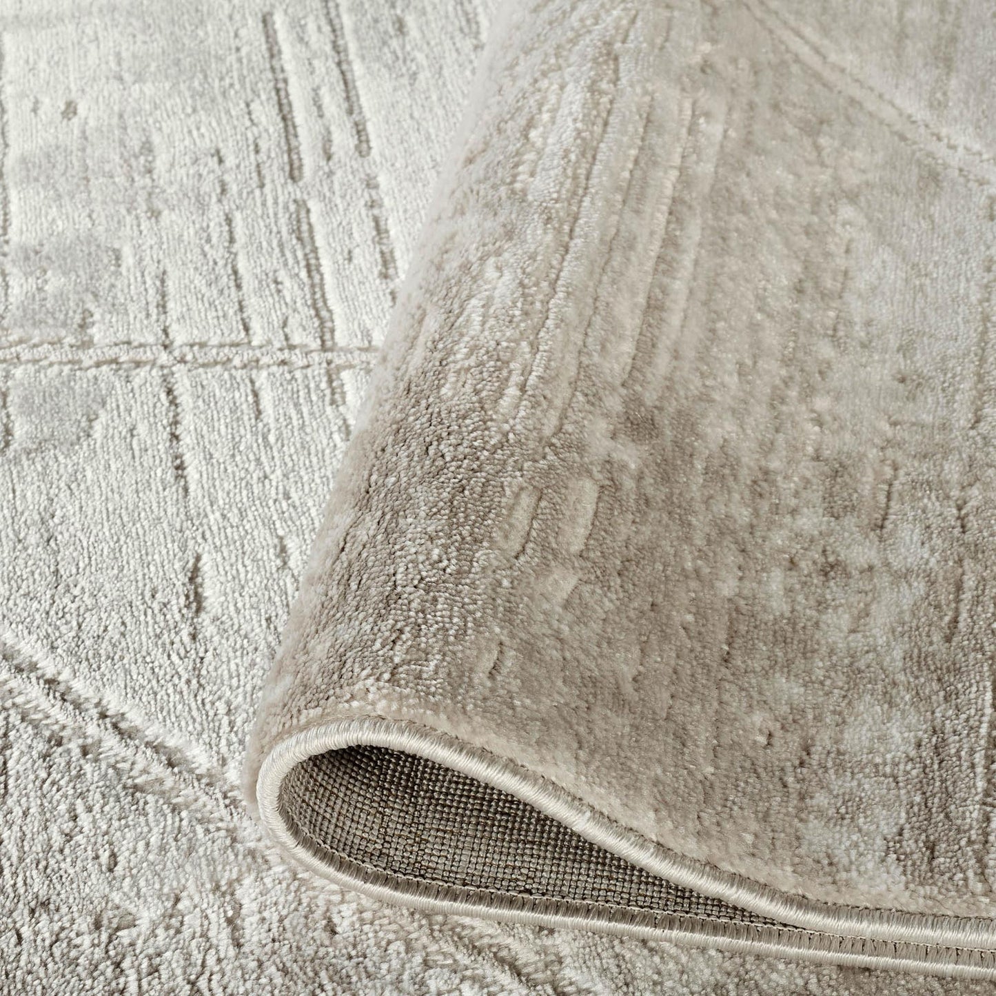 Novu Modern Abstract Rug with Velvet Touch Elegant Metallic Accents Mirage Design - 2 Colours Available