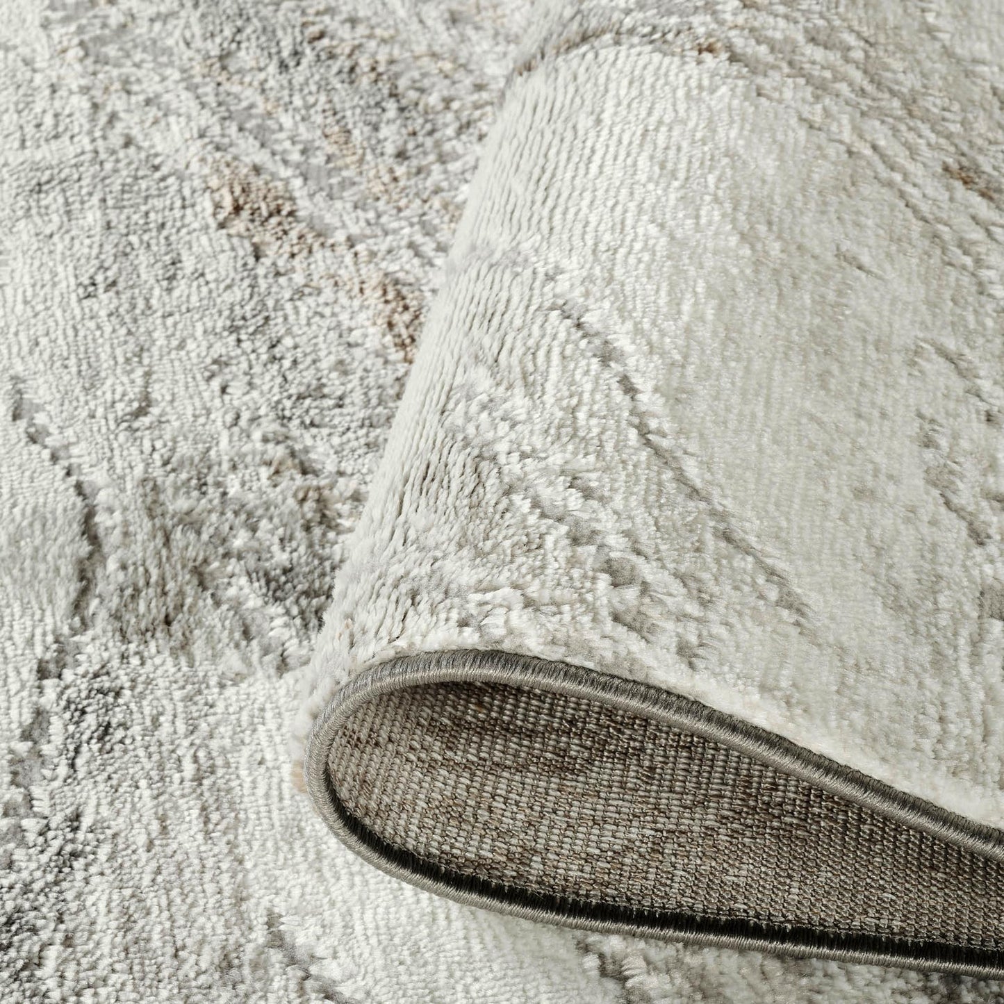 Novu Modern Abstract Rug with Velvet Touch Elegant Metallic Accents Stream Design - 2 Colours Available