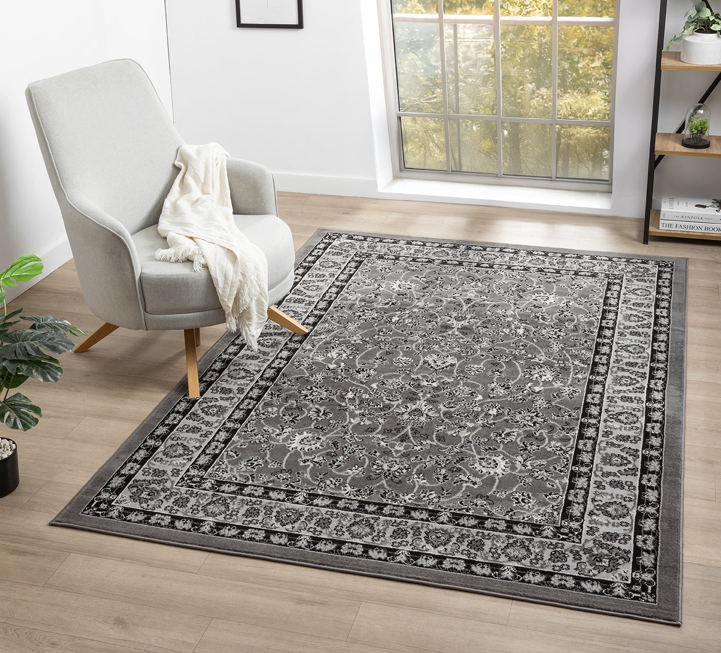 Obsidian Modern Low Pile Area Rug - Classical Traditional Design
