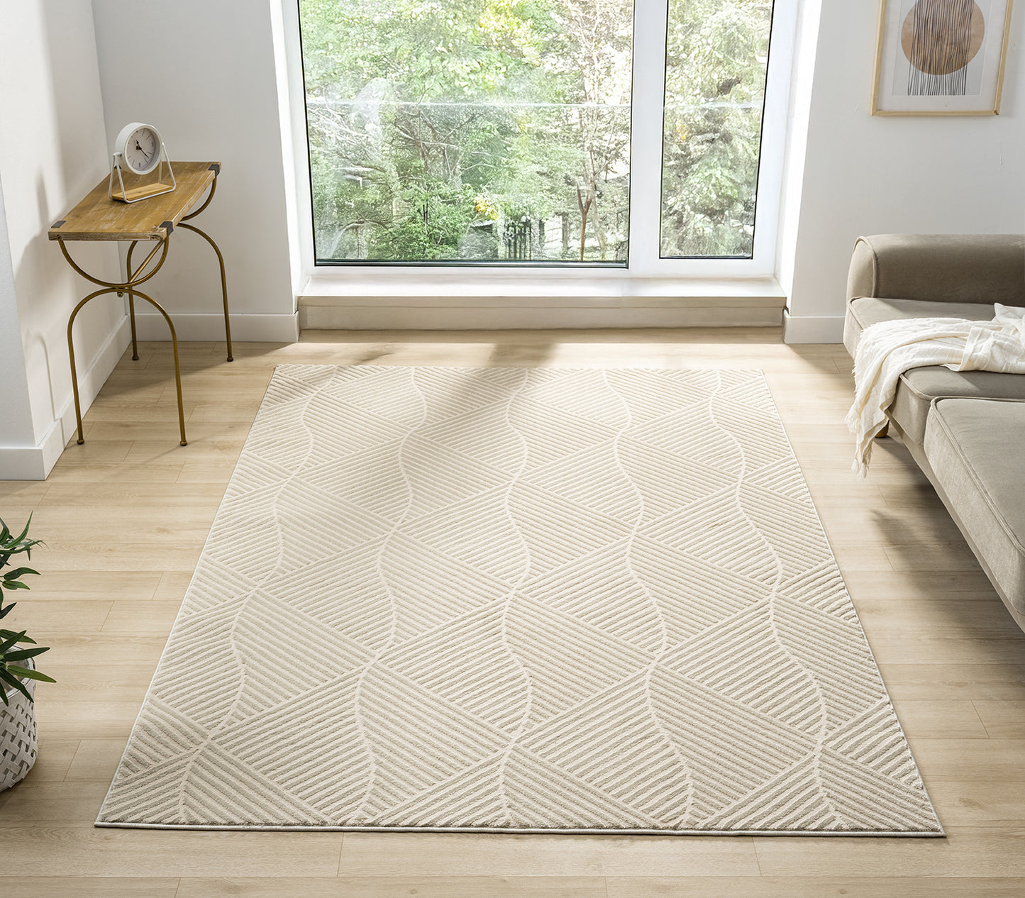 Vellure Modern Living Room Area Rug Embossed Metallic Sheen Pyramid - 2 Colours Available