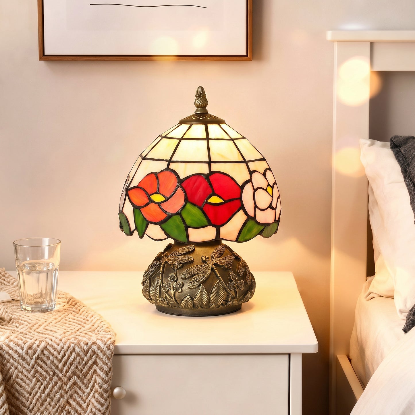 Tiffany-Style Table Lamp with Sculpted Dragonfly Base, Handcrafted Classic Stained Glass Bedside Lamp for Living Room and Bedroom, E27 Socket, Multi-Coloured