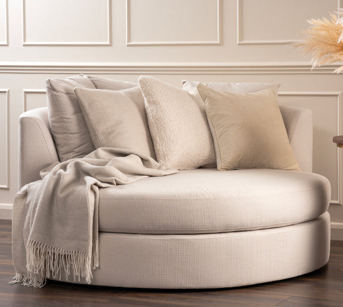 Cala Loveseat