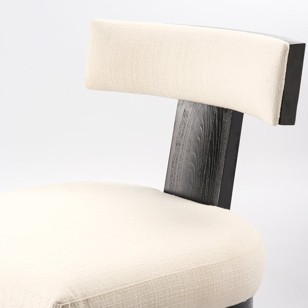 Juno Circular Dining Table and 6 Vista Dining chairs