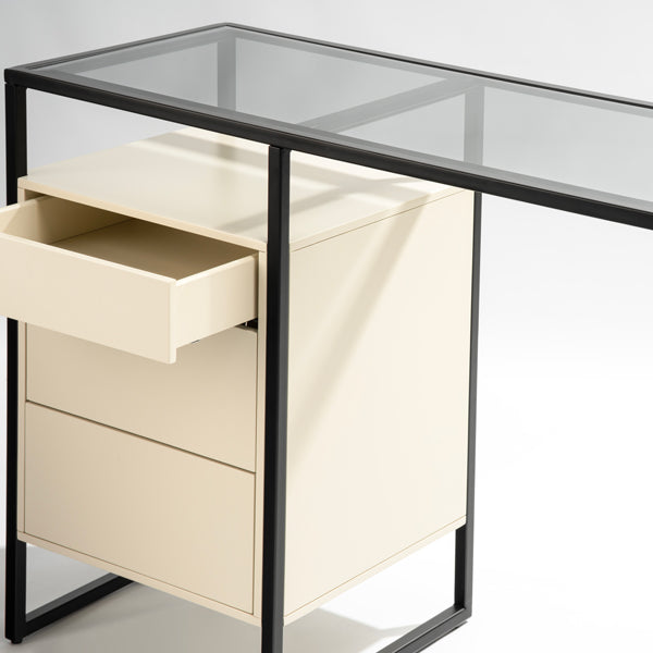 Elvi Desk