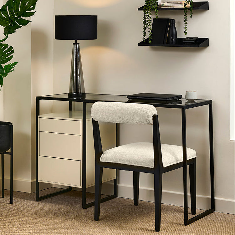 Elvi Desk