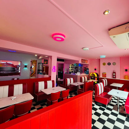 £15 Meal & Drink deal at The Diner on Waterloo Street! Choose from Buffalo Chicken, Classic Cheese, Crispy Chicken, Classic Hot Dog & More Plus a Choice of Beer, Cider, Vodka Slushy or Soft Drink!