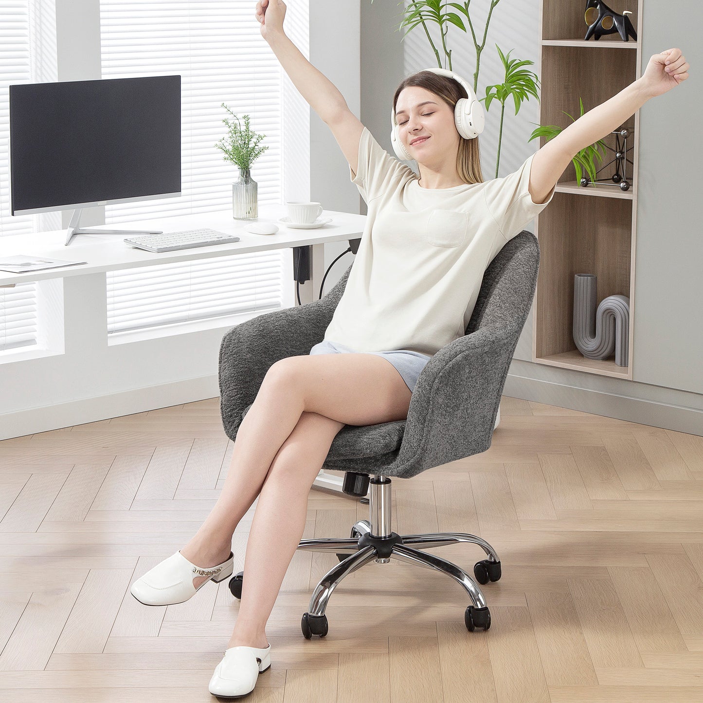 Modern Velvet Office Desk Chair for Bedroom, Living Room, Grey