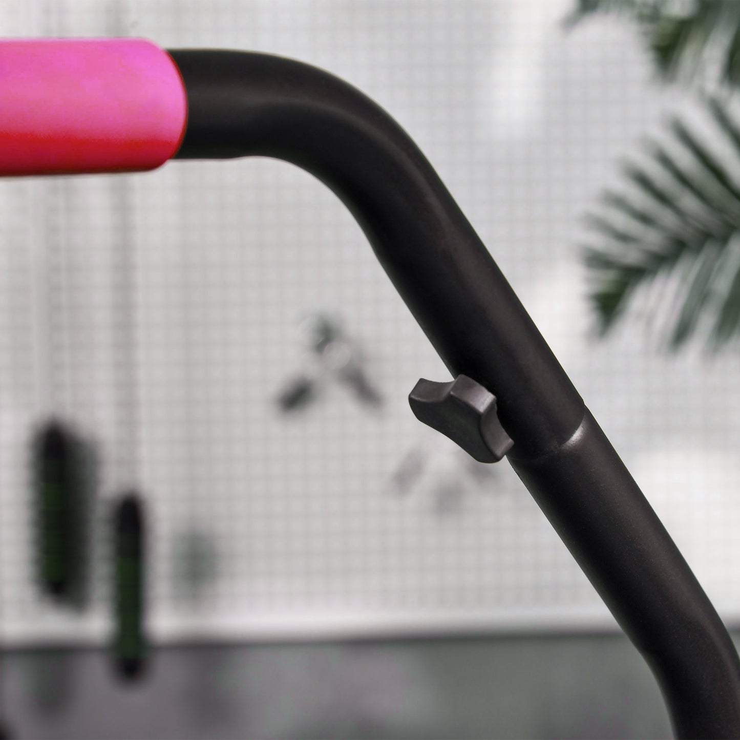 40" Foldable Mini Fitness Trampoline w/ Foam Handle, Pink