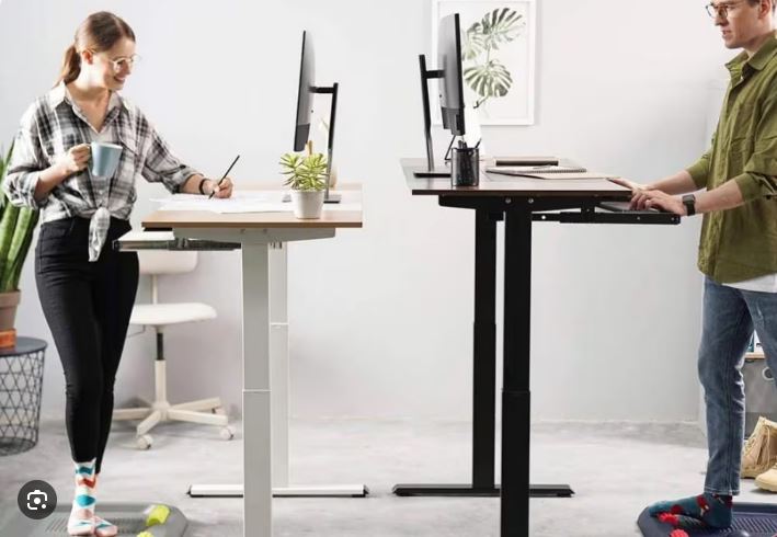 Height Adjustable Electric Standing Desk with 4 Automatic Memory Preset - 140cm x 70cm