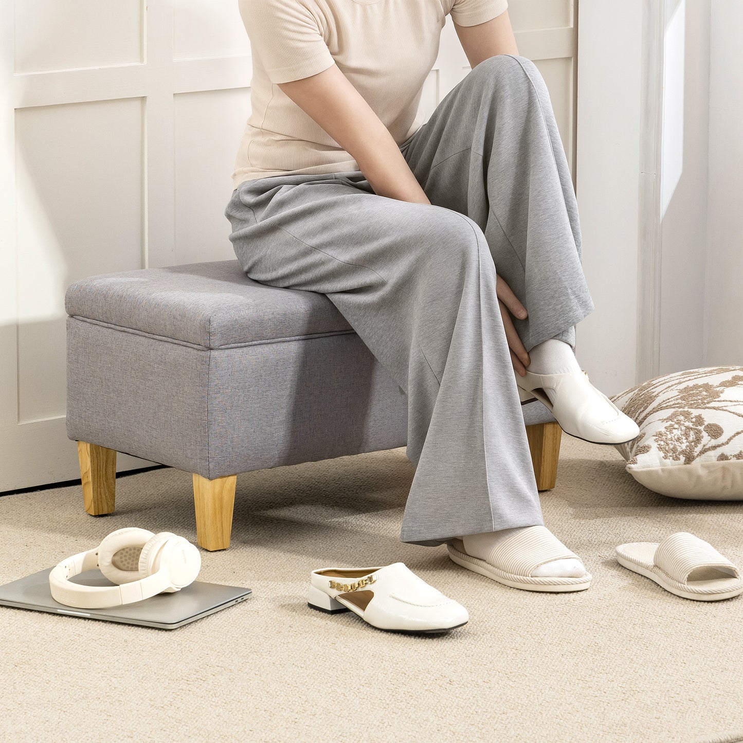 Linen Storage Ottoman Storage Box with Rubberwood Legs, Light Grey