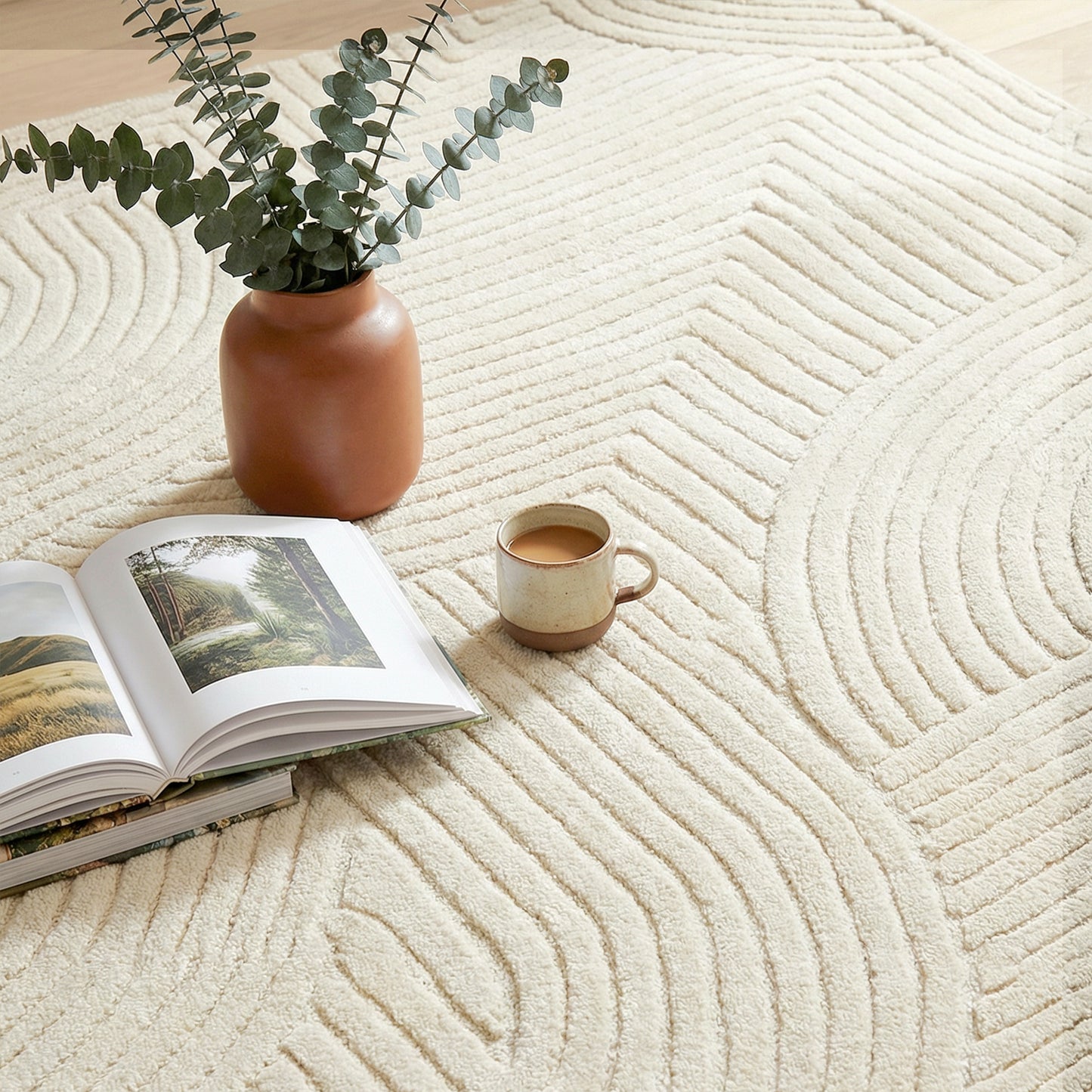 Modern Geometric Rug, Thick & Plush, Non-Slip, 200 x 140 cm – Cream