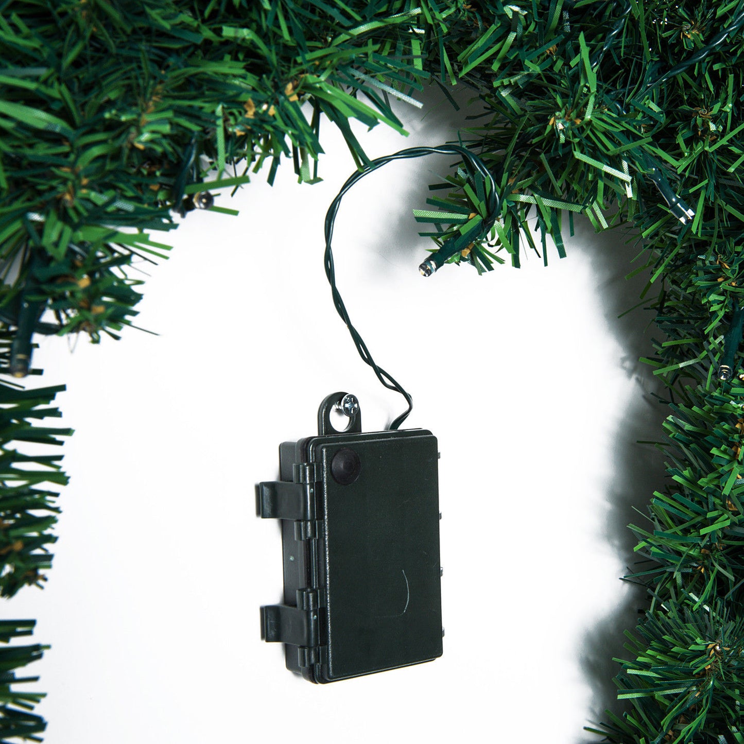 Pre-lit Christmas Wreath with 50 Warm White LED Ideal Xmas Artificial Door Decoration